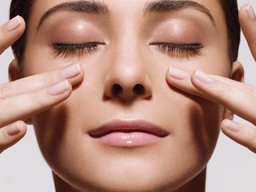 How to take care of the thin skin under the eyes