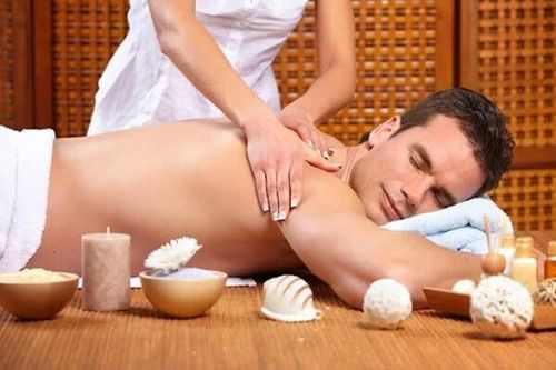 
Với những vật dụng đơn giản, bạn có thể thực hiện massage lưng đơn giản ngay tại nhà
