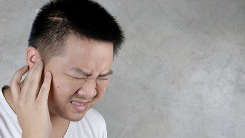 Đau giật sau tai là dấu hiệu bệnh gì?