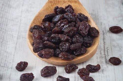 Is it safe to eat raisins during pregnancy?