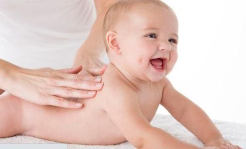 Instructions for proper back massage for babies