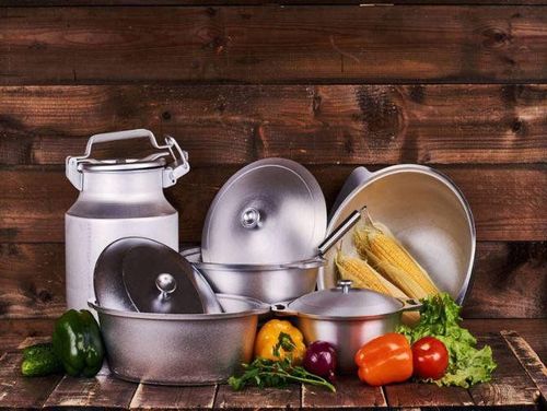 Can cooking utensils be toxic?