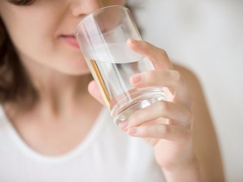 Drinking 3 liters of water per day: Should or shouldn't?