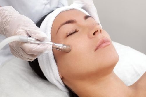 Microdermabrasion là gì?