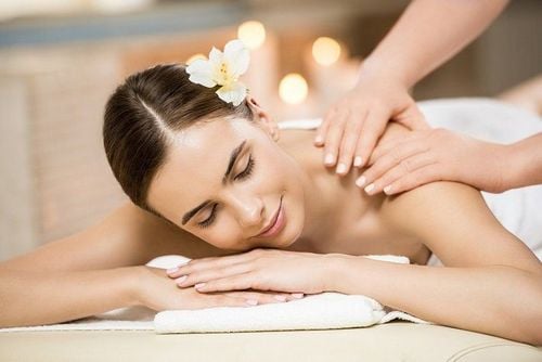 
Liệu pháp massage chữa mất ngủ kéo dài.
