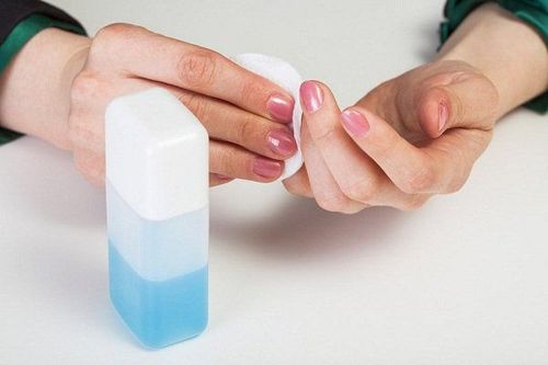 How to remove nail polish from nails, skin and clothes