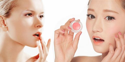 Using lip balm: How to choose and limit use