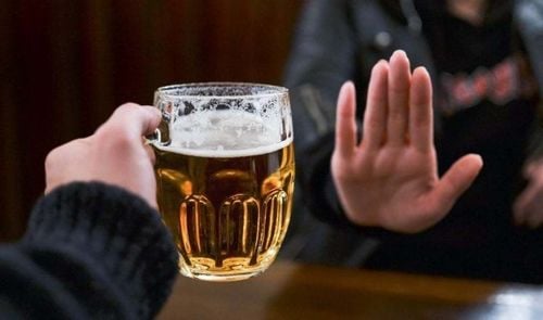 Sau khi hiến thận có được uống rượu bia không?