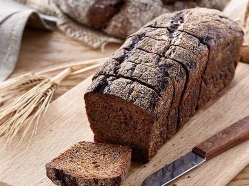 What flour is black bread made from? Ingredients of rye bread?