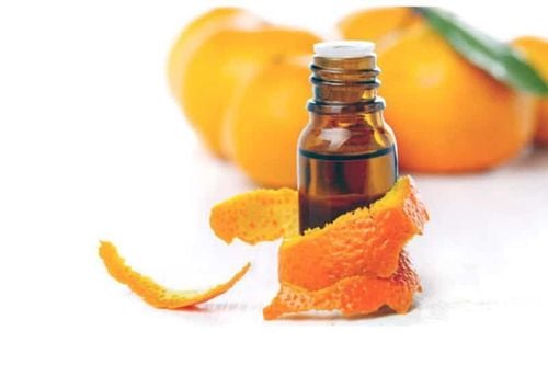 Application of essential oils in orange and tangerine peels