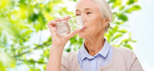 Causes and symptoms of dehydration in the elderly