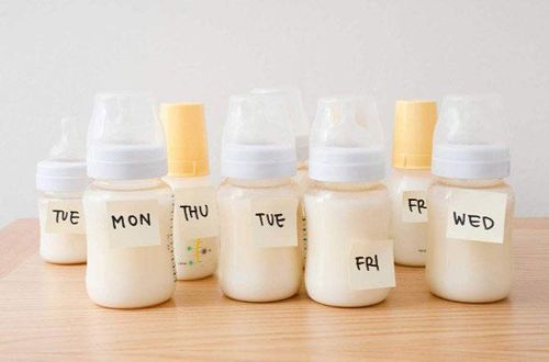 Trẻ mới biết đi nên uống bao nhiêu sữa?
