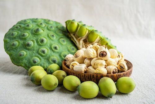 What are the benefits of eating lotus seeds?