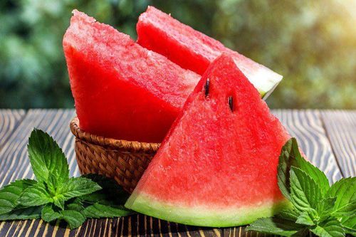 Watermelon allergy: Symptoms and foods to avoid