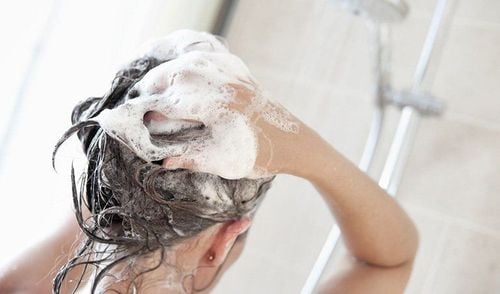 Hair falls out a lot when washing hair, why?