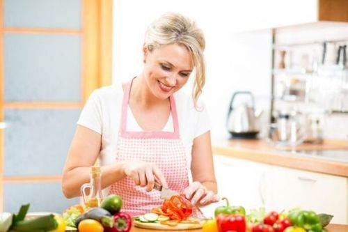 Bổ sung chất xơ, ăn protein nạc, tăng cường canxi và vitamin D... là thực đơn cho người trên 50 tuổi.