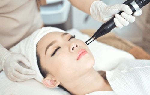 
Liệu pháp laser giúp tăng độ đàn hồi và sắc thái da đáng kể
