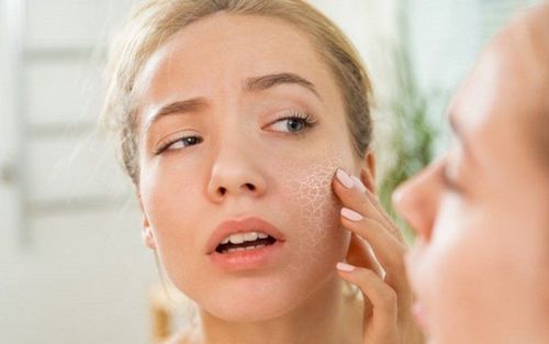 How to clean enlarged pores