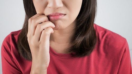 Itchy lips: Causes and prevention