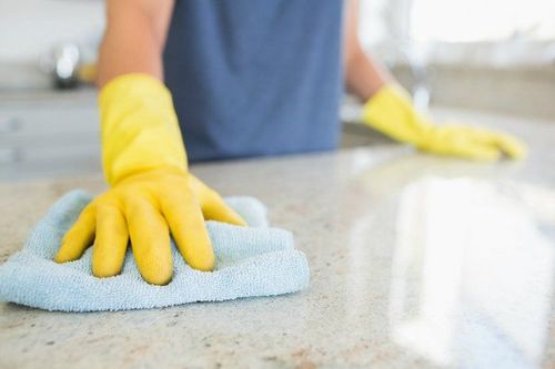 Đeo găng tay cũng là một phương pháp hữu hiệu chăm sóc da sau tuổi 60.