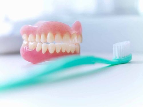 How to care and clean odor-free dentures