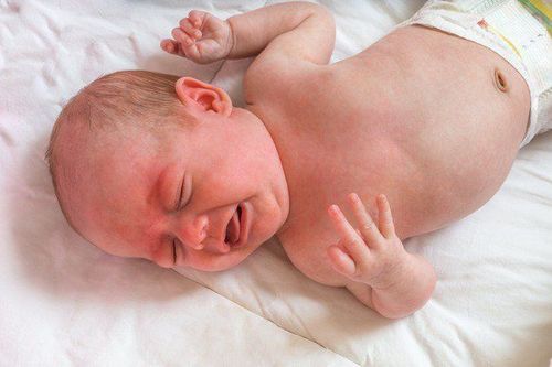 Rối loạn co giật sơ sinh thường biểu hiện đa dạng nhưng lại không quá rõ ràng.