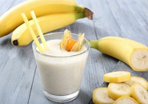 Breakfast: Energy-boosting banana smoothie