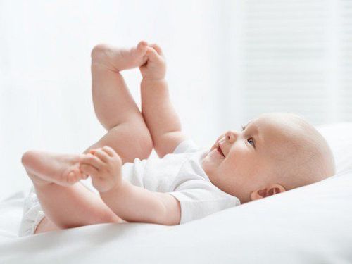 Vệ sinh bao quy đầu bằng nước muối sẽ rất an toàn