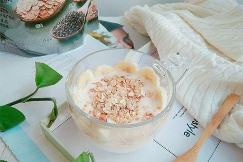 You can combine oats with milk or yogurt to make the dish more appealing to children.