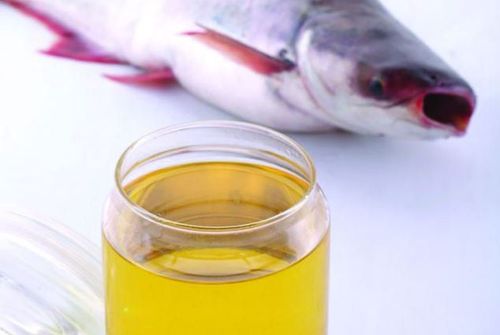 Why are fish and poultry fats good?