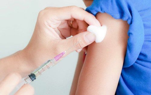Cách khắc phục những phản ứng sau tiêm vacxin?