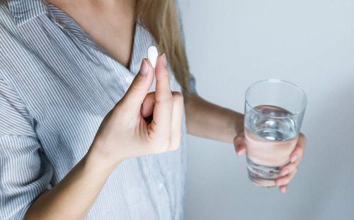 
Ibuprofen và naproxen là các loại thuốc giảm đau thần kinh tọa
