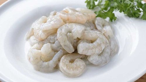 Is it safe to eat raw shrimp?