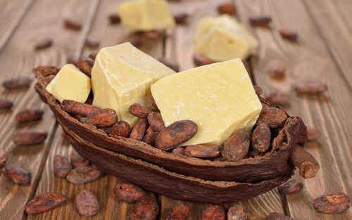 
Bơ cacao là chất cấp ẩm cho tự nhiên và lành tính
