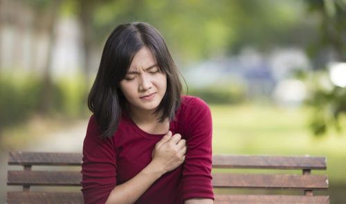 Abruptly stopping thyroid medication can increase heart rate