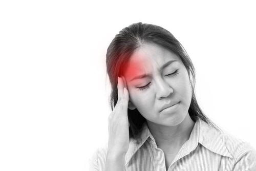 Đau nửa đầu kèm đau mắt là dấu hiệu của bệnh gì?
