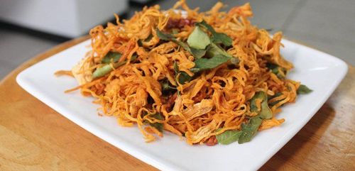 How to make spicy shredded dried chicken