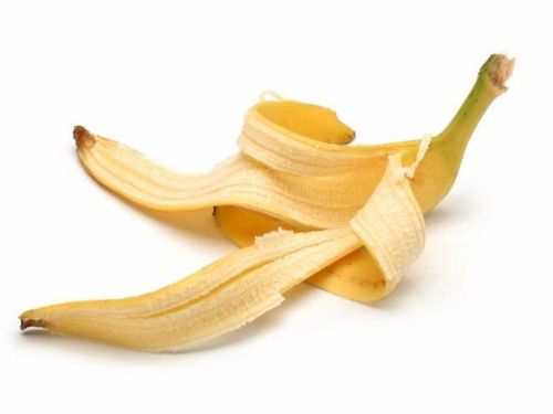 23 uses of banana peel for skin care, hair health, first aid
