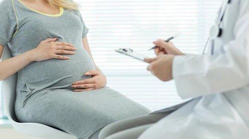 Cần khám kỹ lưỡng, lưu ý khi điều trị u nang buồng trứng trong giai đoạn mang thai