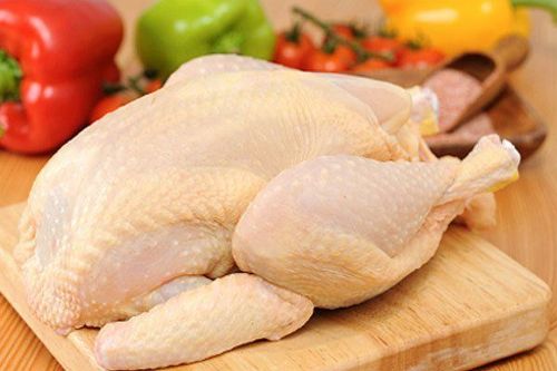 Nguyên liệu chính không thể thiếu trong cách làm món thịt gà nấu đông là thịt gà ta tươi