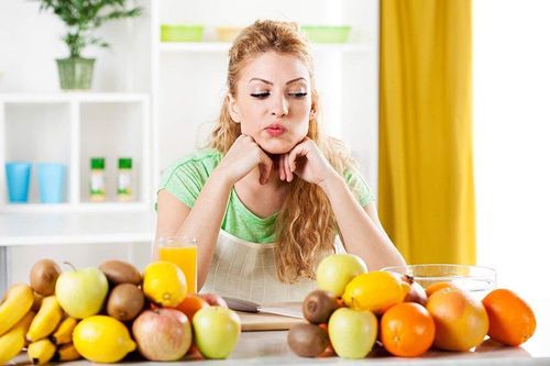 Should I eat fruit before a meal or after a meal?