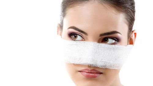 Giải đáp sau sinh bao lâu thì được nâng mũi?