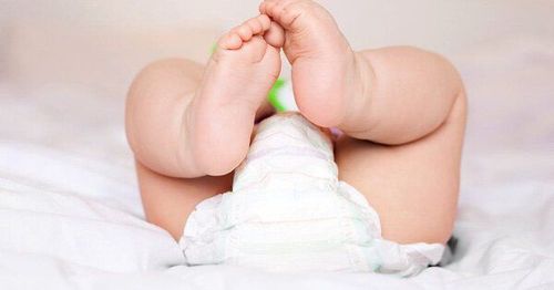 Instructions for cleaning the genital area for newborn girls