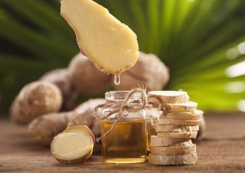 What are the health benefits of ginger essential oil?