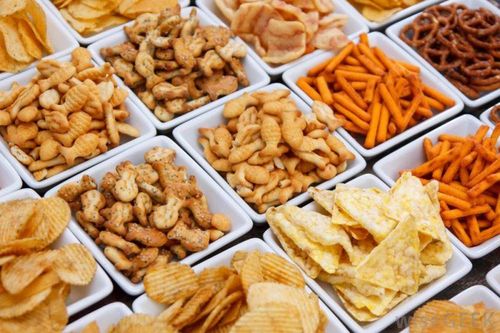 Is it good for children to eat snacks?