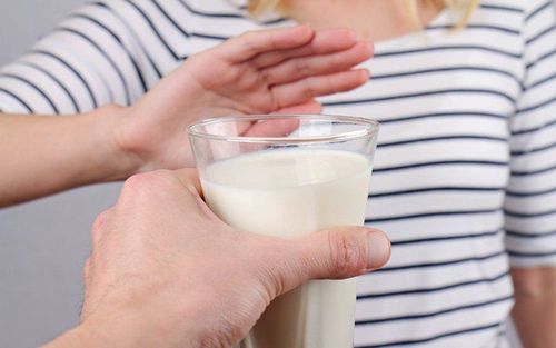 Bệnh Crohn so với chứng không dung nạp lactose: Cách nhận biết sự khác biệt