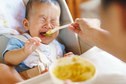 Teething babies stop eating what to do?