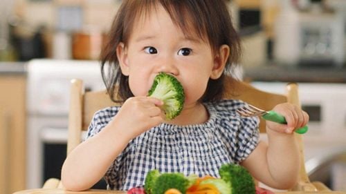 Chế độ ăn cho trẻ 3 tuổi sau phẫu thuật cắt mật?