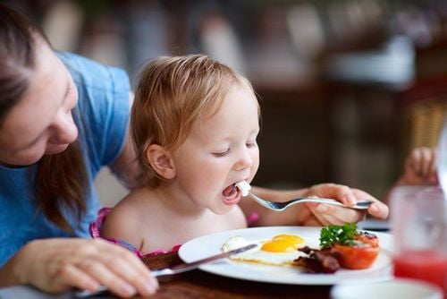 How many eggs should children eat per week?