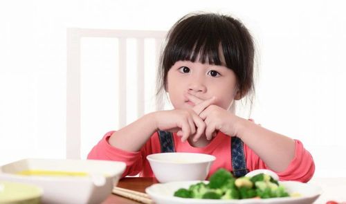 Có nên bổ sung vitamin cho trẻ biếng ăn?
